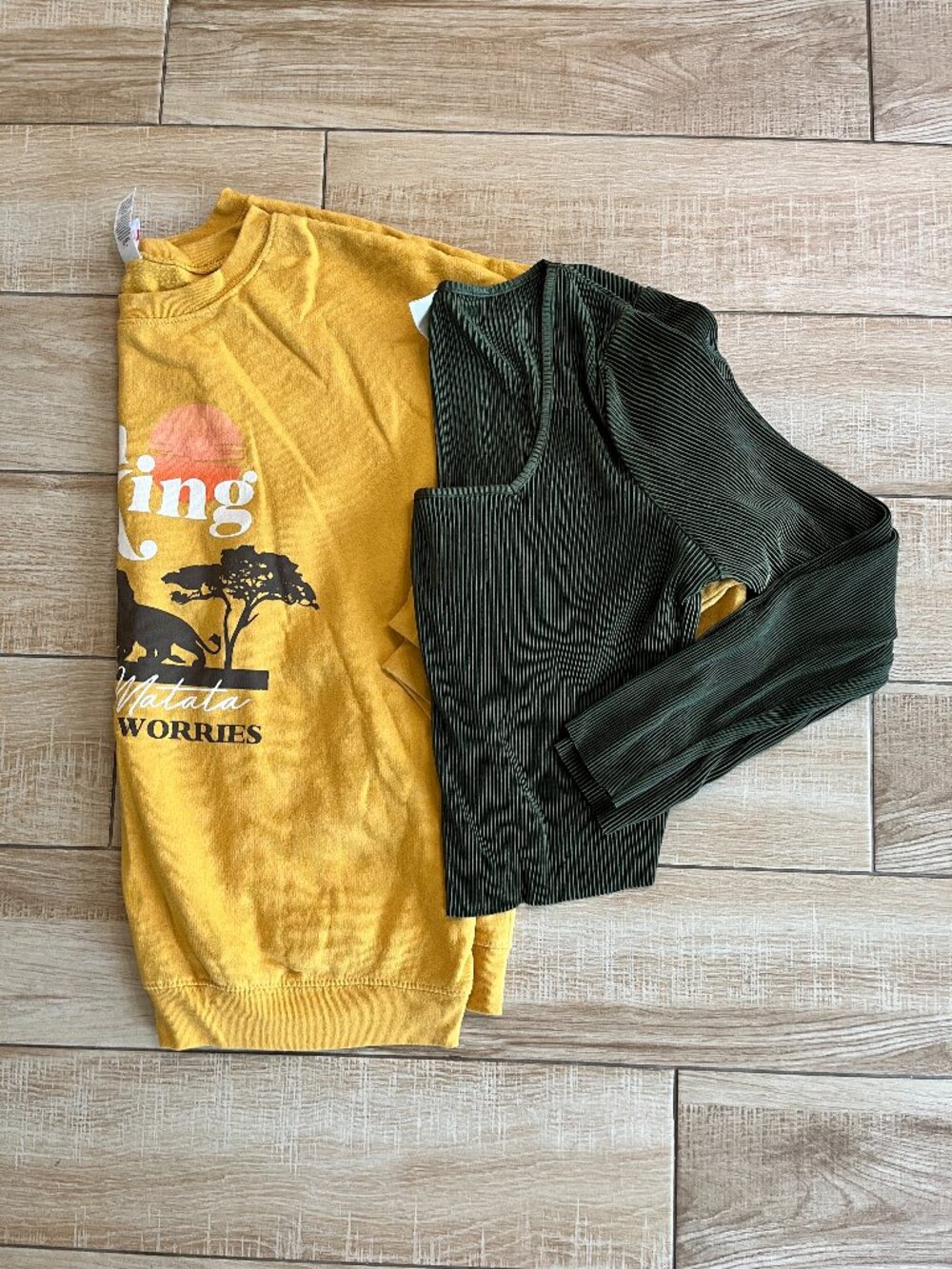 Womens Walmart Bundle of 2 Tops - XXL - Picture 1 of 9